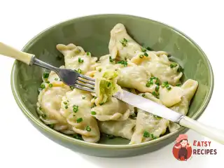 Вареники із зеленою редькою