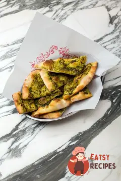 Фокачча із соусом песто