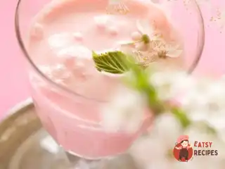 Смузі зі свіжих ягід із зеленим чаєм