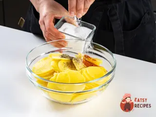 Крок 4: Картопля з фаршем і сиром у духовці
