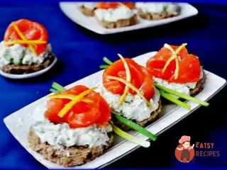 Канапе з сьомгою та сирним кремом