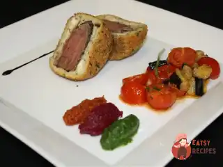 Ягня з капанатою, з квасолею та трьома видами пюре.