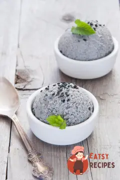 Морозиво із чорного кунжуту (Kuro Goma)