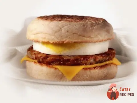 Сніданок з McDonald's. Макмафін з яйцем та свинячою котлетою