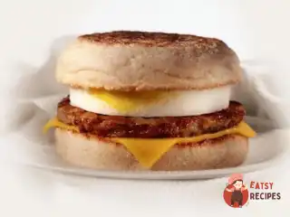 Сніданок з McDonald's. Макмафін з яйцем та свинячою котлетою