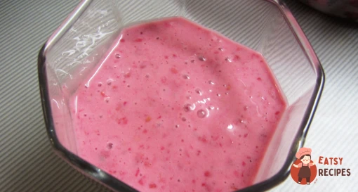 Малиновий мілкшейк з морозивом