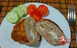 Курячі котлети з яйцем та сиром