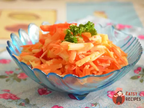 Салат з морквою, сиром та кефіром