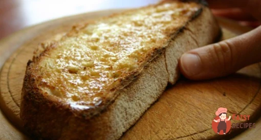 Тости з розмарином та ароматом яловичини