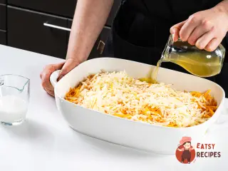 Крок 8: Картопля з фаршем і сиром у духовці