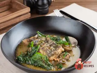 Стейк із зубатки з вонголе