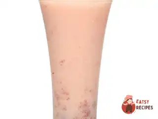 Поживний полуничний напій