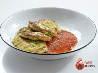 Кабачкові оладки з беконом