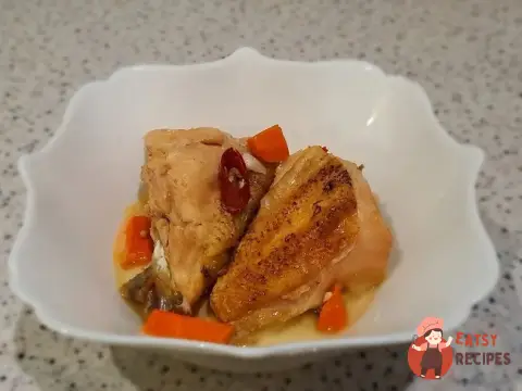 Домашня тушкована курка в духовці