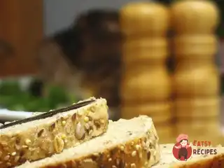 Хліб з курагою та вівсяними пластівцями