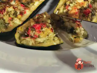 Цукіні, фаршировані крабовим м'ясом