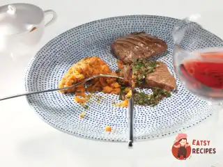 Яловича печінка з пюре з моркви та кінзи