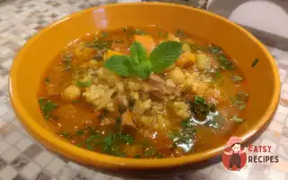 Шорба Алжирською. Густа Юшка З Бараниною, Куркою, Нутом, Овочами Та Спеціями