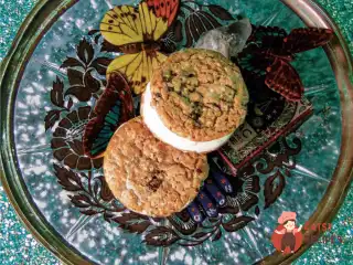 Сендвічі з вівсяним печивом та морозивом від Фібі