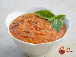 Цибулевий соус із томатною пастою