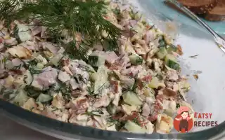 Салат З Яєчним Млинцем, Свіжим Огірком І Копченим Курчам