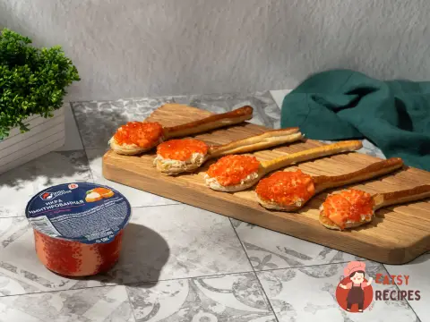 Їстівні ложки з листкового тіста з ікрою