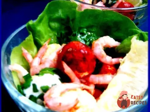 Салат з сирними кульками та креветками