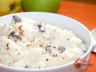 Рисова молочна каша в мультиварці