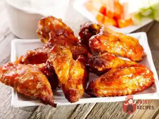 Запечені курячі крила у солодко-гострому соусі