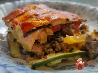 Запіканка з цукіні та фаршу з овочами