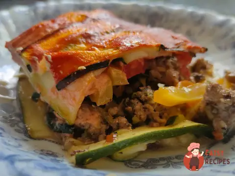 Запіканка з цукіні та фаршу з овочами