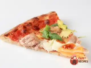 Піца з індичкою та шавлією
