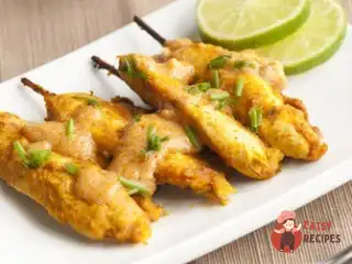 Куряче соте з соусом з чатні та арахісу