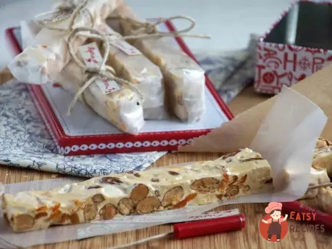 М'яка нуга з горіхами та курагою (Torrone morbido)