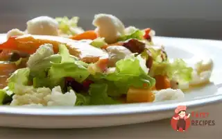 Салат З Прошутто, Персиками, Рикоттою Та Латуком