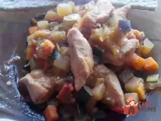 Низькокалорійна грудка з овочами