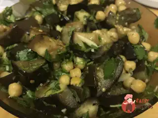 Нут із баклажаном