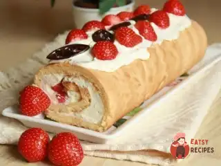 Рулет «Полуниця з вершками»