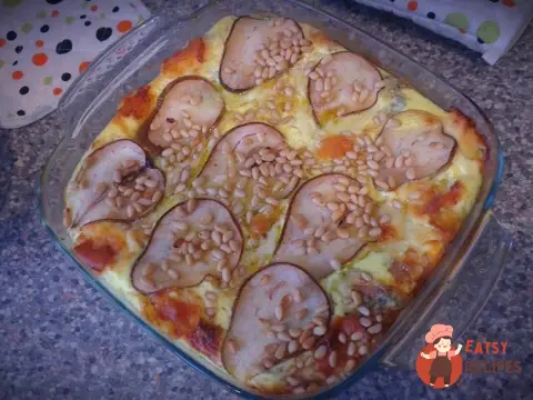 Кіш з грушею та рокфором