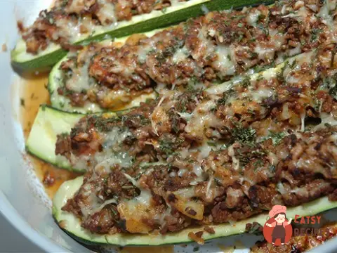 Фаршировані м'ясом кабачки