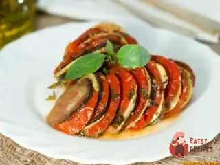 Рататуй із соусом песто