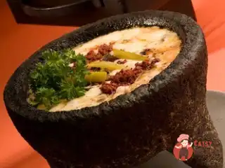 Сирно-грибне фондю з киршем