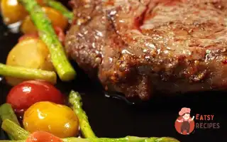 Яловичі Стейки Зі Смаженими Помідорами Чері