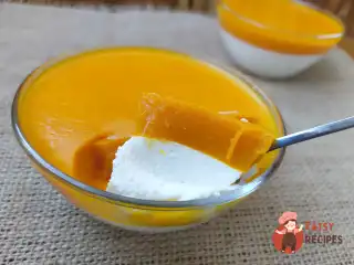 Сирний десерт з обліпихою