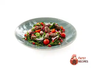 Салат із курячими сердечками