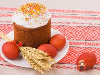 Паска з білковим кремом
