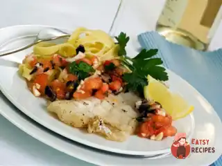 Рибне філе, тушковане з овочами