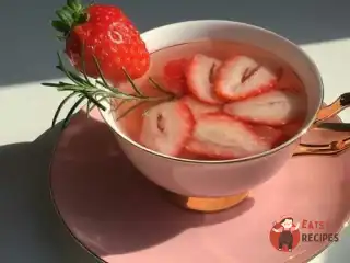 Чай з полуницею та розмарином