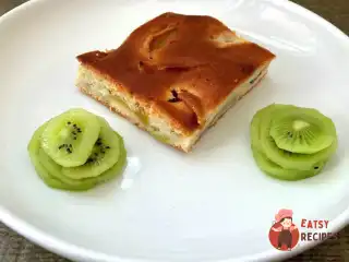 Пиріг з ківі та персиками