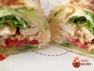 Рол у тортильї з куркою